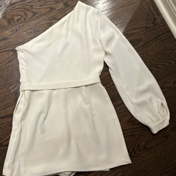 AMANDA UPRICHARD Revolve Santos Romper White One Shoulder Mini Skort Shorts - Picture 2 of 2